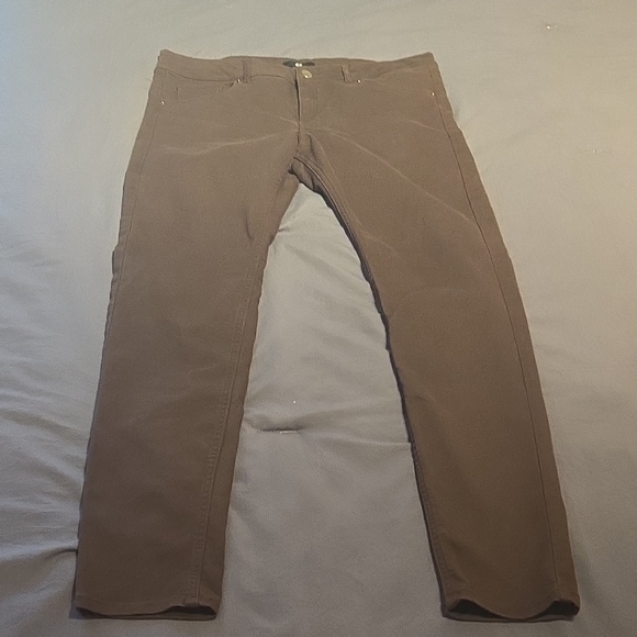 H&M Skinny Jeans in Light Brown - Picture 7 of 10
